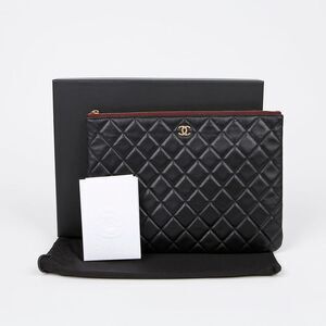 Classic New Medium Clutch